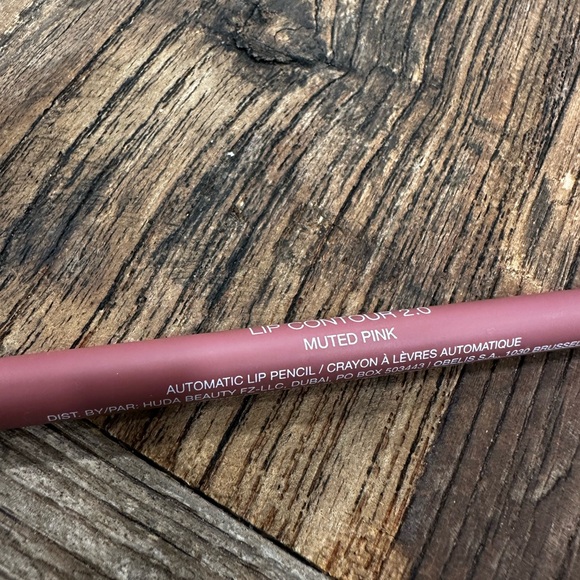 HUDA BEAUTY Lip Contour 2.0 in Rich Mauve - Picture 2 of 4